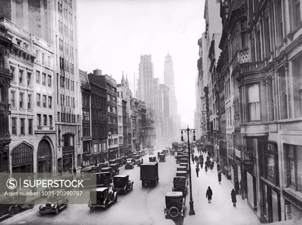 New York, New York:    c. 1934 New York city street scene.