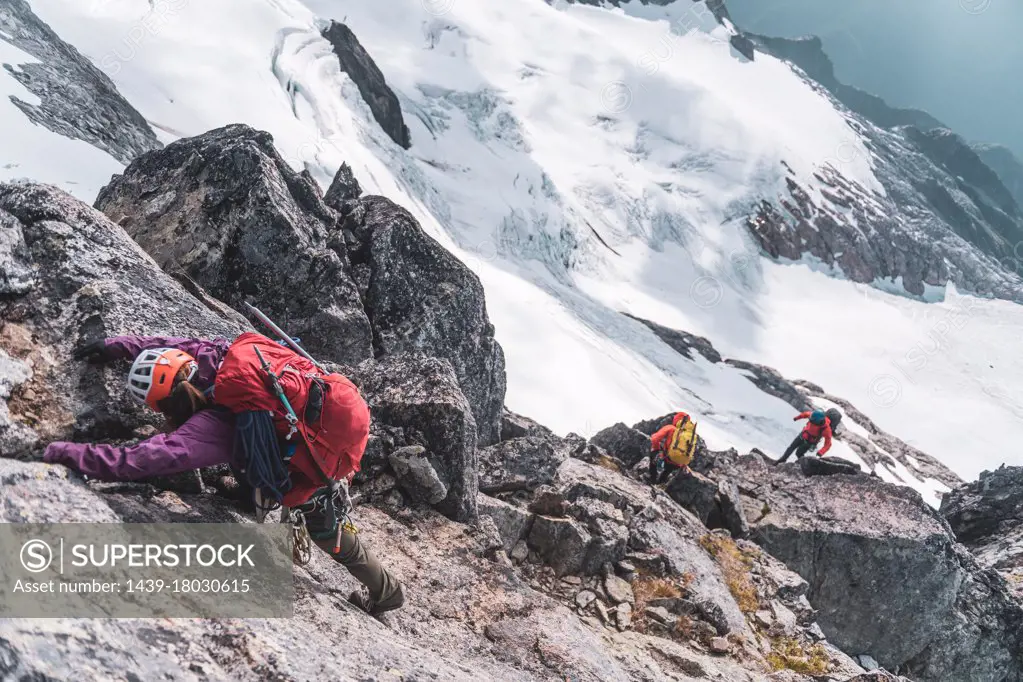 Climbers on Tantalus Traverse, a classic alpine traverse close to Squamish, British Columbia, Canada