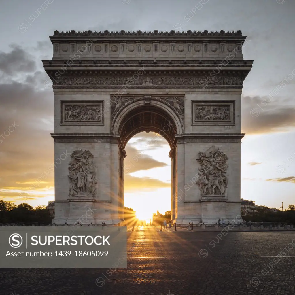 France, Paris, Arc de Triomphe at sunset