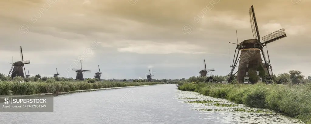 Windmills and canal, Kinderdijk, Olanda, Amsterdam