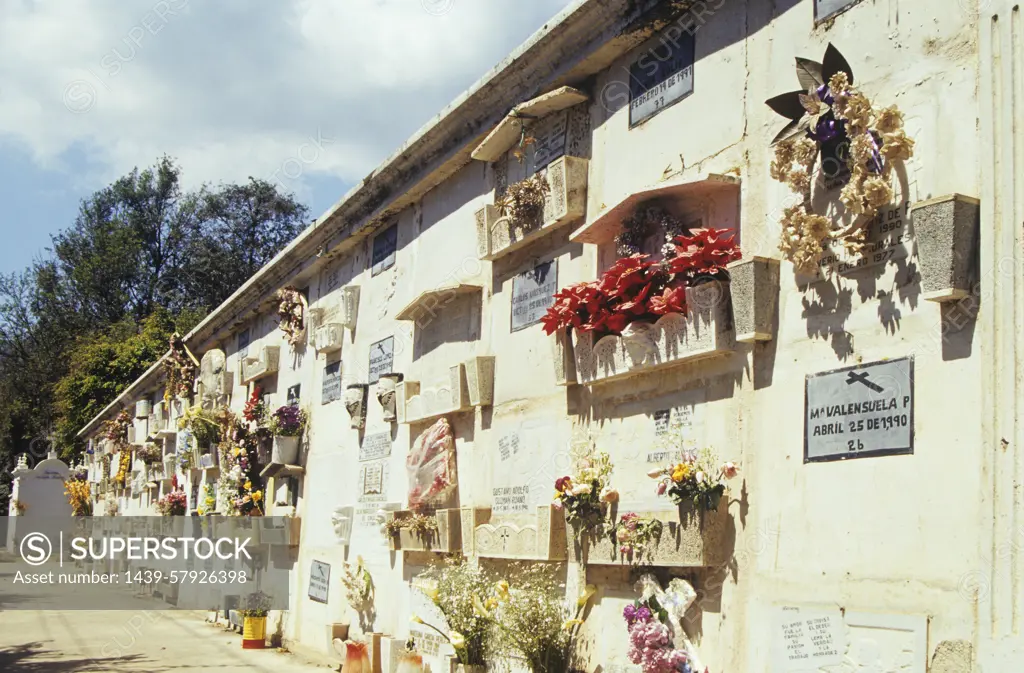 Memorial wall anitigua guatemala