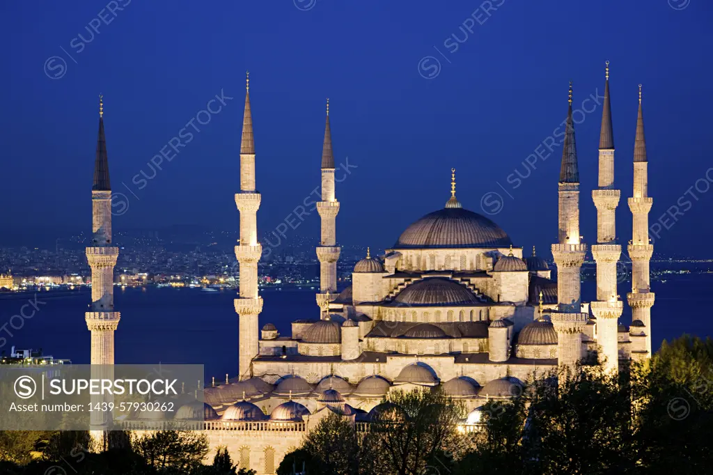 Blue Mosque at night, Istanbul, Turkey