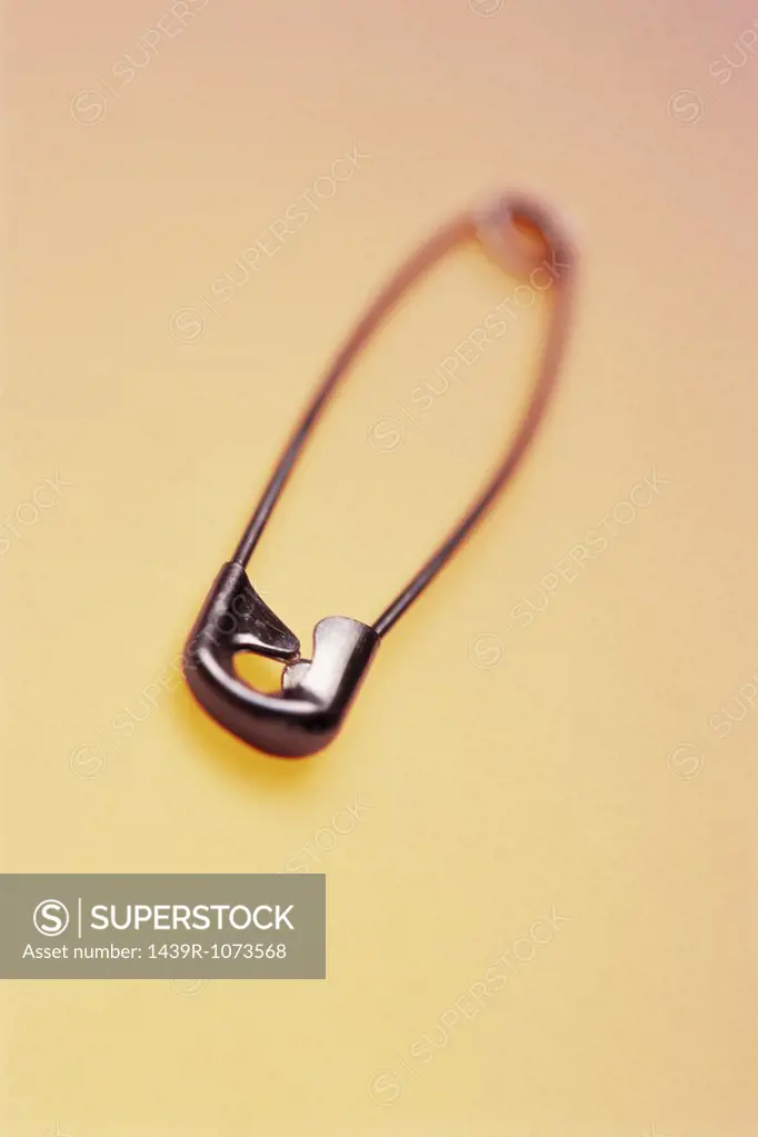 Safety pin