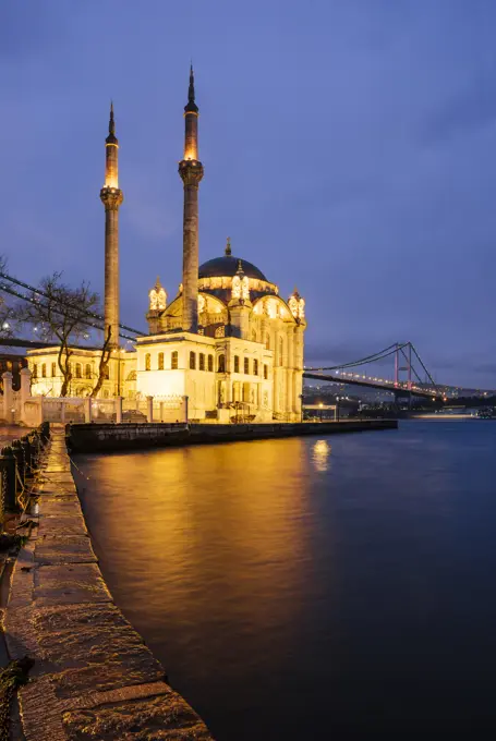 Exterior of Ortakoy Mosque and Bhosphorus bridge at night, Ortakoy, Istanbul, Turkey