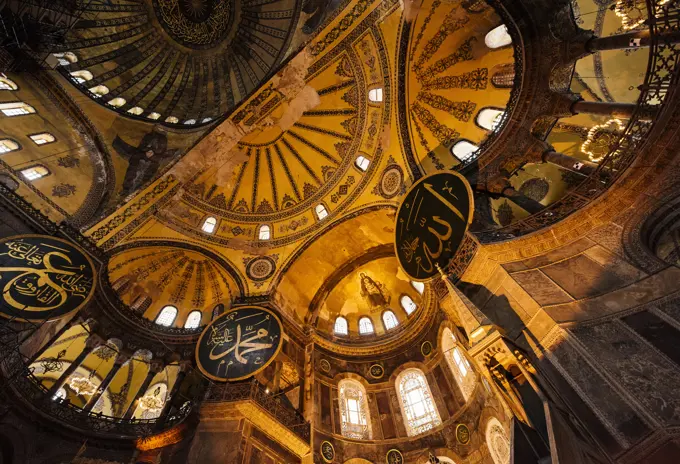 Interior of Hagia Sophia (Aya Sofya), Sultanahmet, Istanbul, Turkey