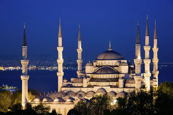 Blue Mosque at night, Istanbul, Turkey