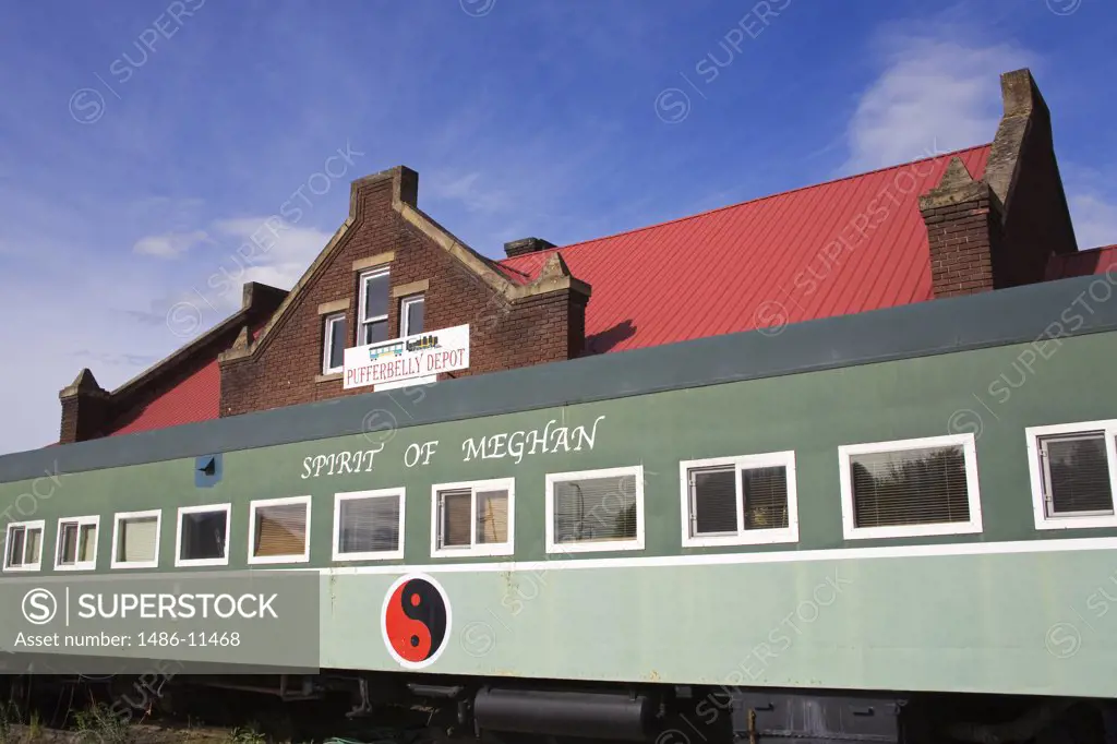 Train on a railroad track, Pufferbelly Train Depot, Pullman, Palouse Region, Spokane, Spokane County, Washington State, USA