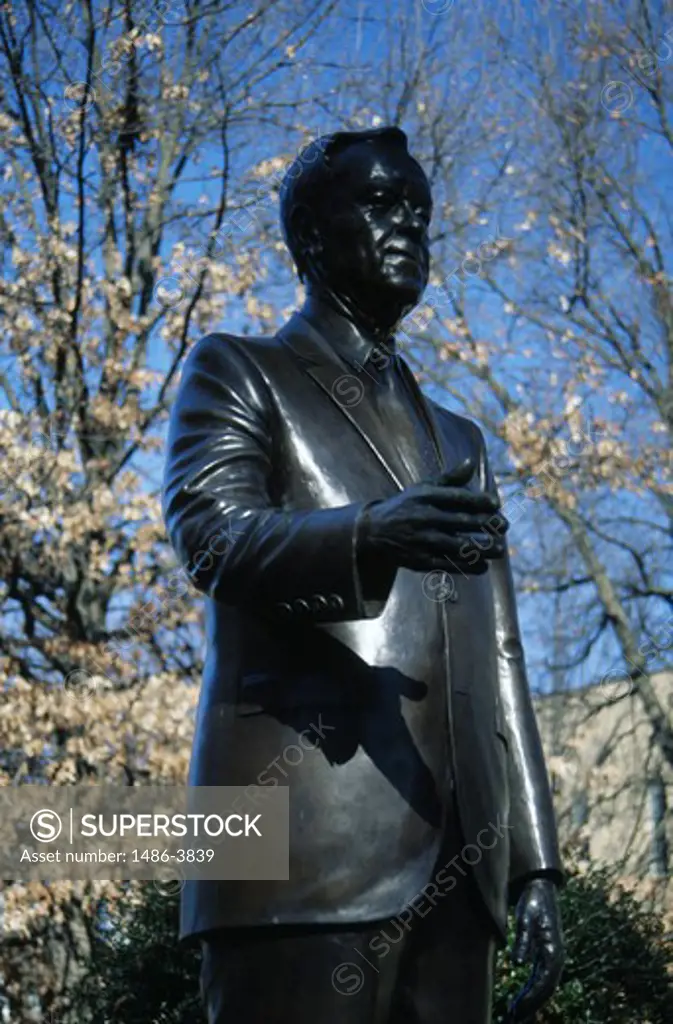 USA, Georgia, Atlanta, Governor Herman Talmadge Statue in park