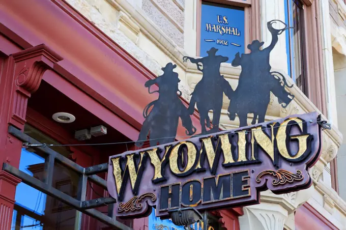 USA, Wyoming, Cheyenne, Store sign on Lincolnway