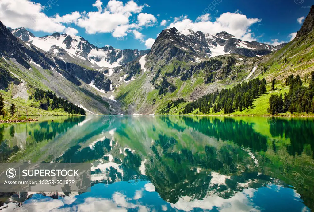 Beautiful turquoise lake in Altai mountains