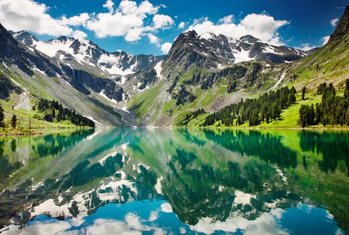 Beautiful turquoise lake in Altai mountains