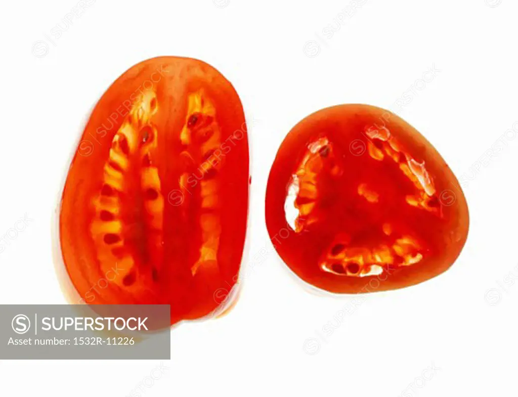 Plum tomato (longitudinal- and cross-sections)