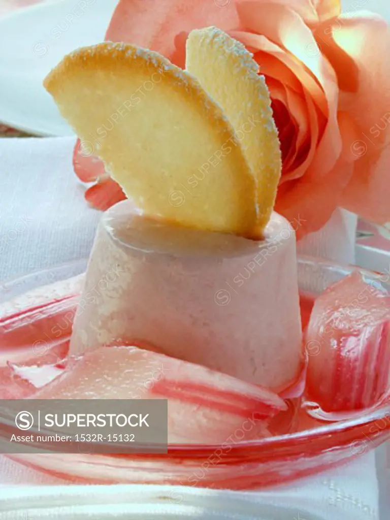 Strawberry and rhubarb flan with wafers, rose