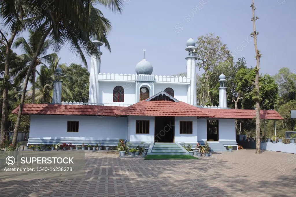 Cheraman Jumma masjid India's first mosque built in 629 AD ; Cheraman Malik Nagar ; Kodungalloor ; Kerala ; India 