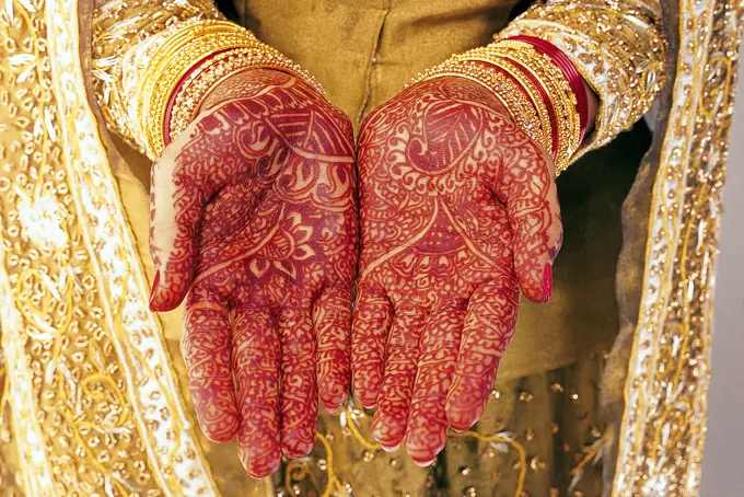 Mehandi on Bride hands