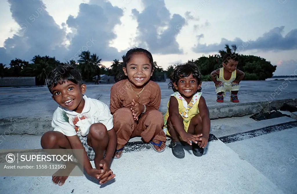 Maldives, Ari atoll, children, laughs, cheerfully, , Indian ocean, Maamigili, natives, swarthily, gaze camera, childhood freely, enjoyments, fun, play...