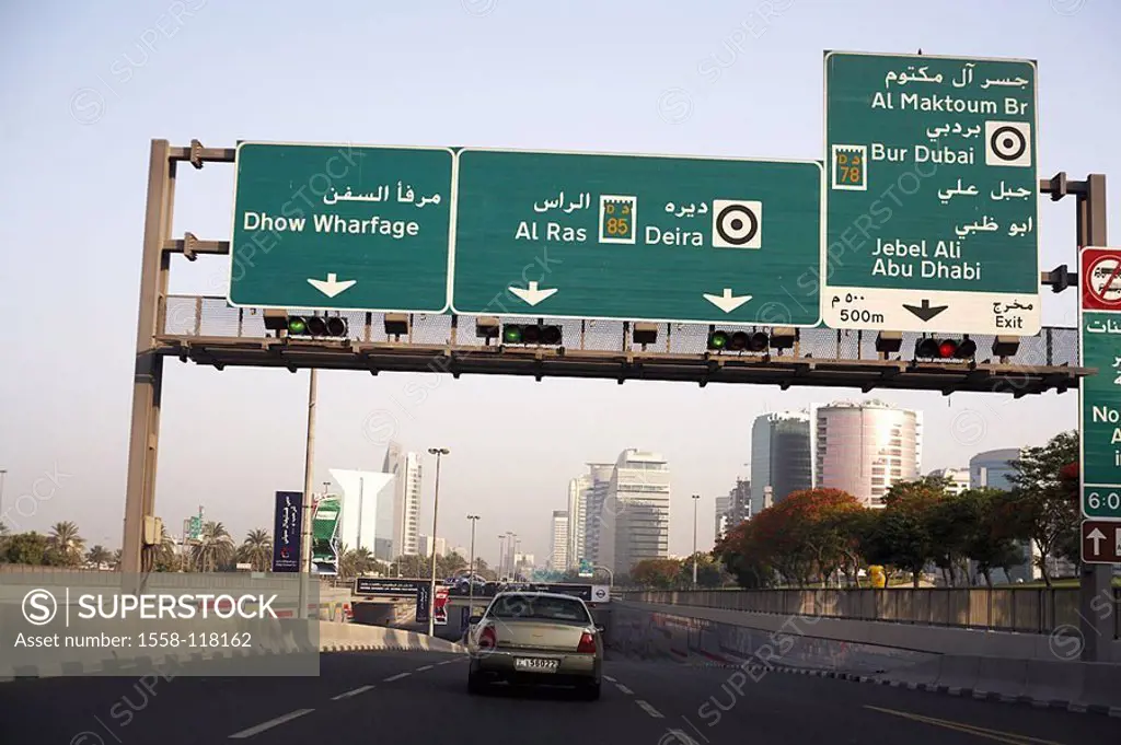 United Arabic emirates, Dubai, runabout-track, traffic, traffic signs, fore Orient, Near east, Near East, Arabic peninsula, city, traffic, street, car...