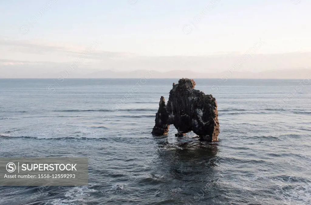 Hvitserkur, Hunafjördur, Hunafloi bay, Vatnsnes peninsula, North Iceland