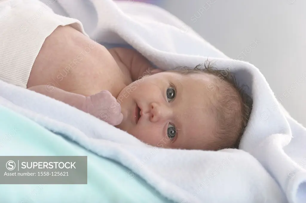 Newborn, portrait, series, people, child, baby, infant, upper bodies freely, blankets, wrapped up, childhood, innocently, naturalness, innocence,