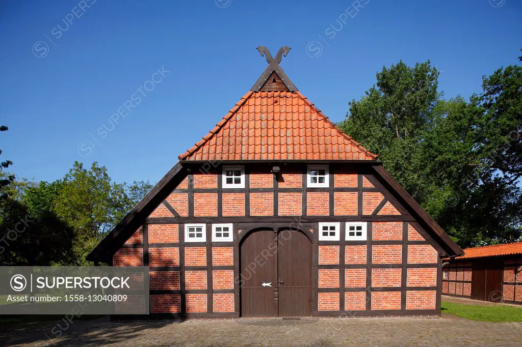 Germany, Lower Saxony, Oyten, farmhouse