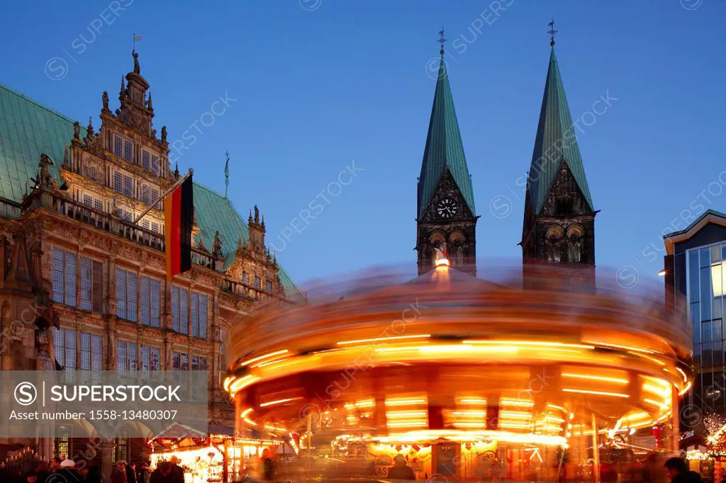 Old city hall with Christmas fair on the 'Marktplatz' at dusk, Bremen, Germany