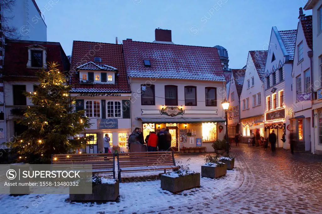 Christmas illumination at the 'Stavendamm' in the Schnoor, Bremen, Germany, Europe