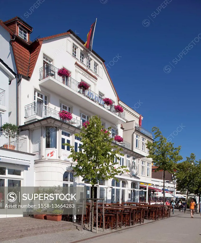 Rostock-Warnemünde, Old Hotel Atlantic am Strom - SuperStock