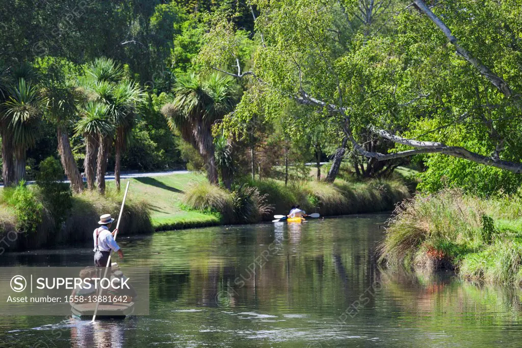 New Zealand, South Island, Christchurch, punting on the Avon River