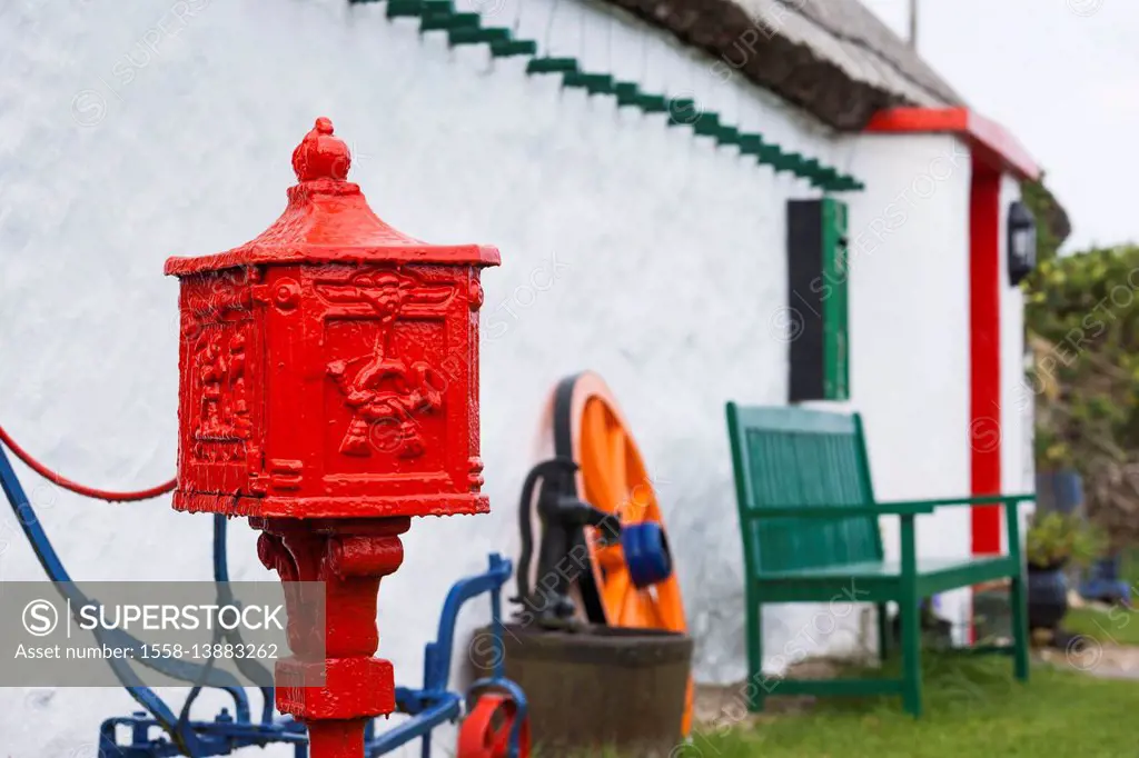 Ireland, County Donegal, Inishowen Peninsula, Malin Head, Ballygorman, colorful house detail