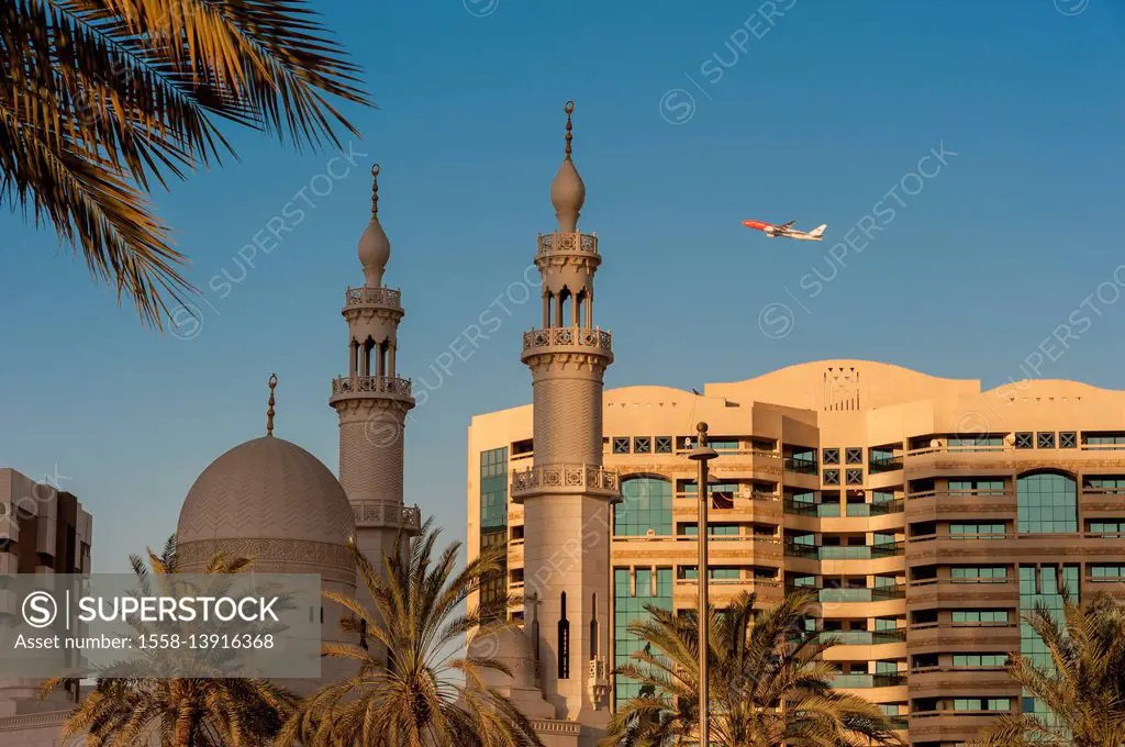 Arabia, Arabian peninsula, the Persian Gulf, United Arab Emirates (VAE), Dubai, Deira, Dubai Creek, union Square, minarets, airplane