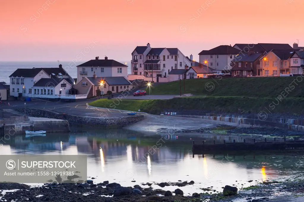 UK, Northern Ireland, County Antrim, Portballintrae, port view, dawn