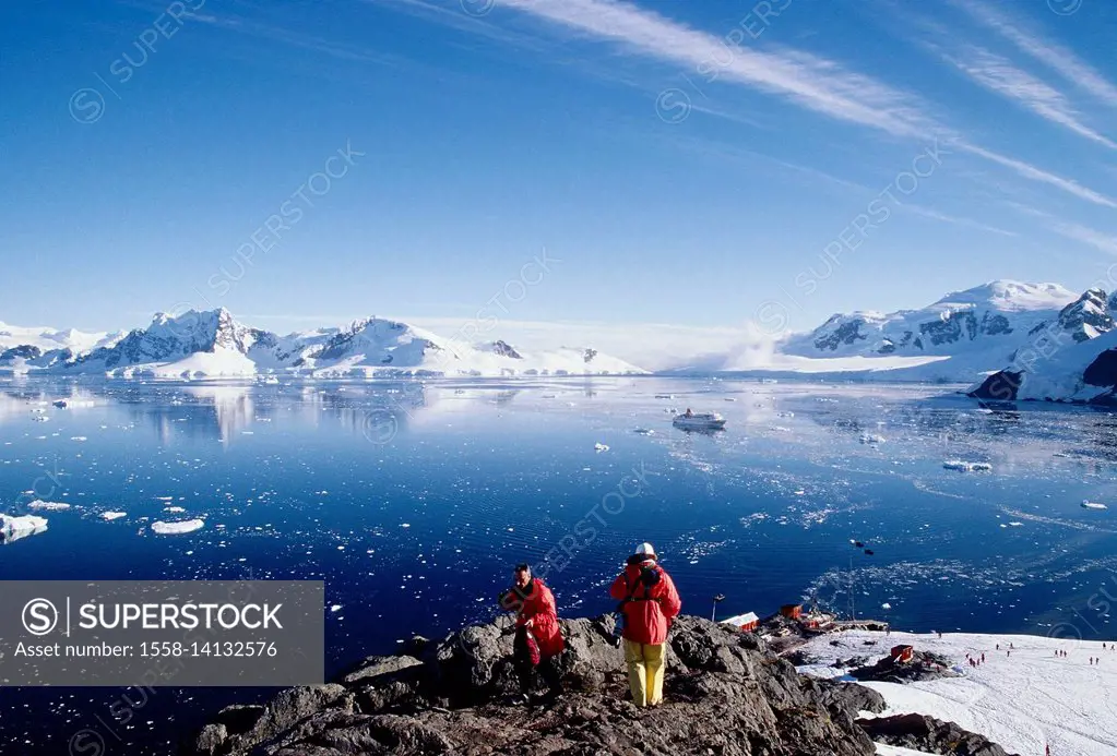 Tourists in Antarctic