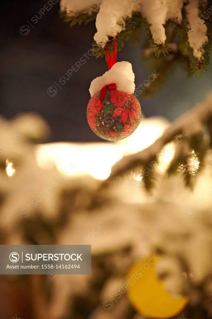 christmas ball with snow bonnet,