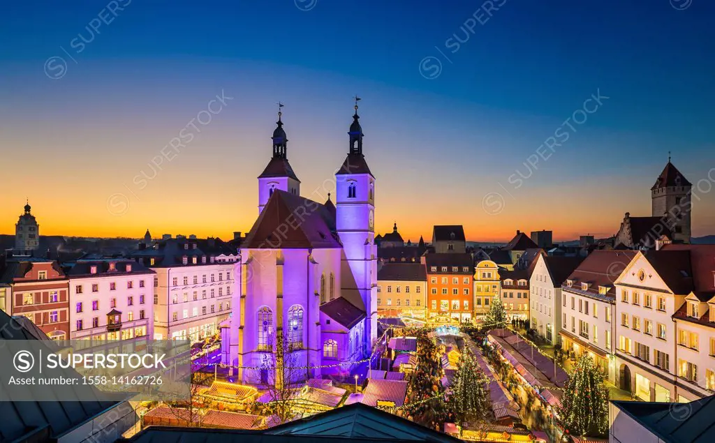 Christmas market in the Old Town of Regensburg, Germany