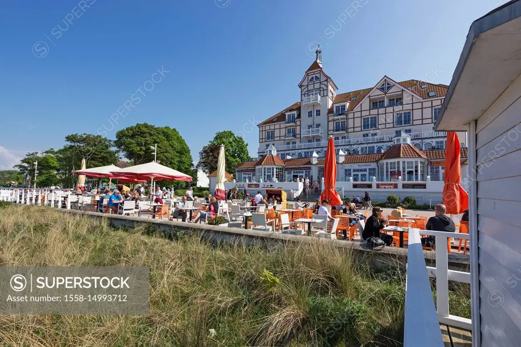 Café 'Röntgen' on the beach promenade, apartment house 'Meeresblick', Seebad Kühlungsborn-West, district of Rostock,