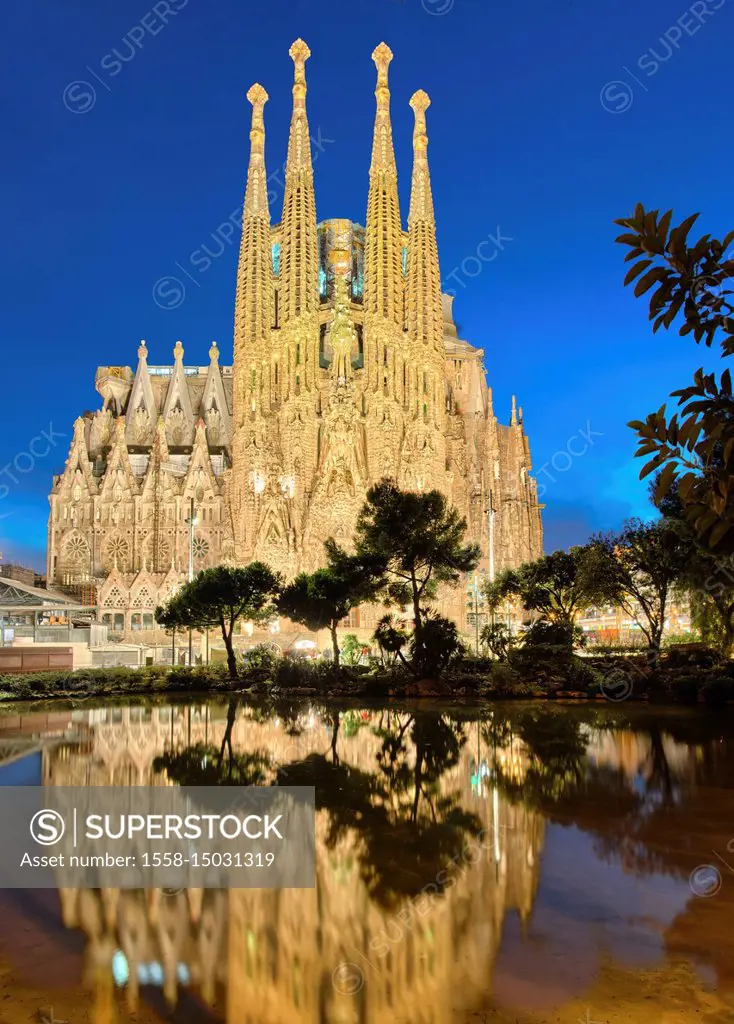 Sagrada Familia at night, Barcelona, Spain