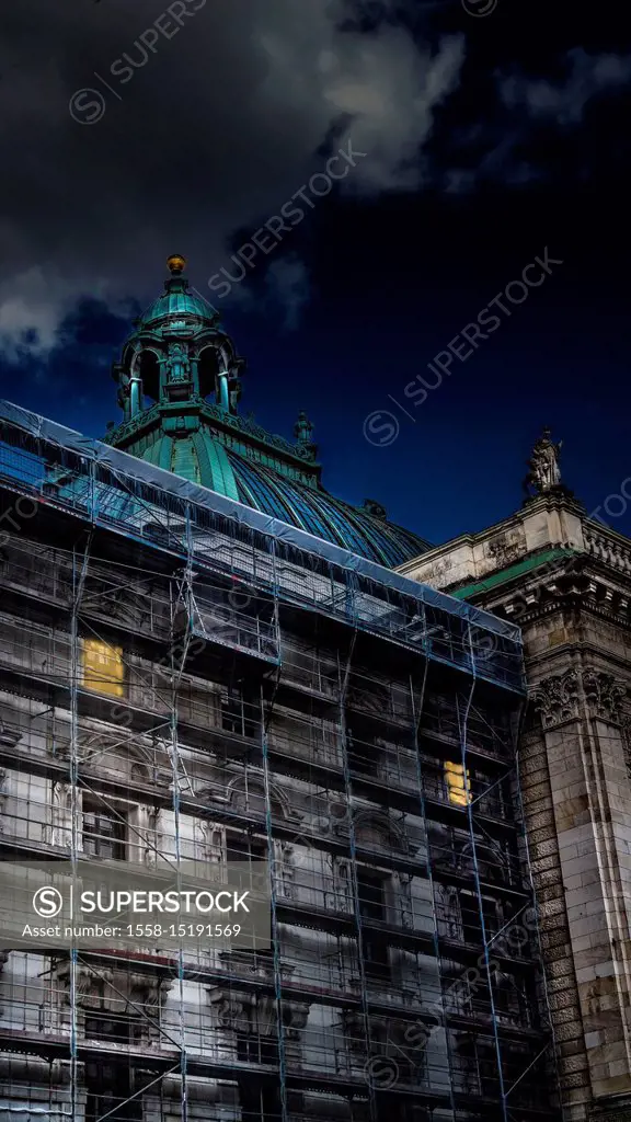 Munich, Justizpalast Munich / Palace of Justice, scaffold, covered, evening mood