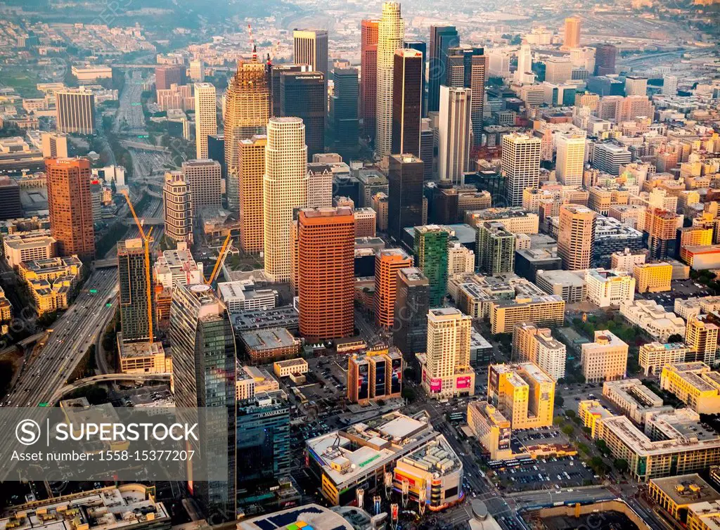 Downtown Los Angeles skyscrapers in haze, Smog, Los Angeles, Los Angeles County, California, USA