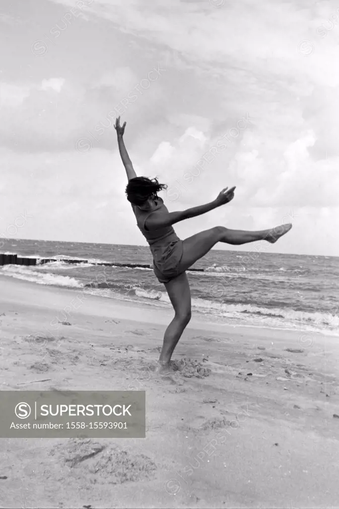 The popular dancer Gret Palucca on vacation on Sylt, Germany 1930s.