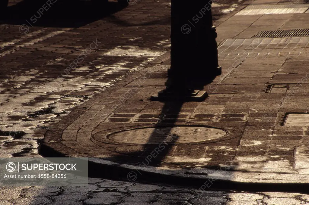 Sidewalk, street, lantern, detail,  Darkness  Footpath, way, road surface, street Band-Aid, plates, flagstones, covers, gully covers, wet, moist, Refl...