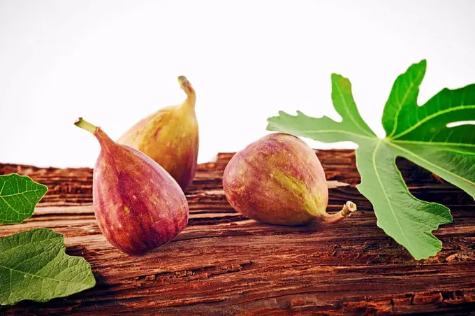 Figs, leaves, wood, brown, red,