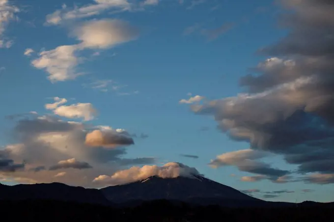 Chile, Araucania, Pucon, volcano Villarrica, clouds