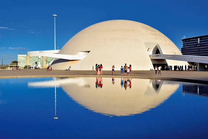 Brazil, Brazil, tourist in front of the national museum of Oscar Niemeyer,