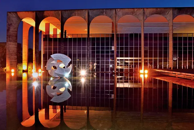 Brazil, Brazil, Itamaraty palace of Oscar Niemeyer, by night,