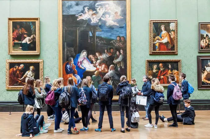 England, London, Trafalgar Square, National Gallery, Visiting Group of School Children