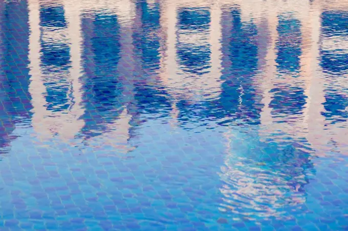 UAE, Dubai, Downtown Dubai, swimming pool reflection