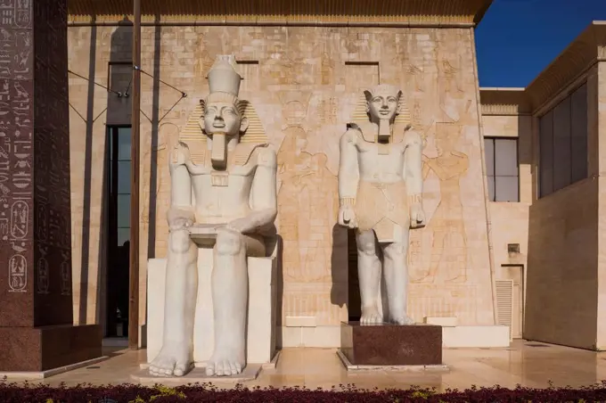 UAE, Dubai, Dubai Creek Area, Wafi City, Egyptian-themed development, Egyptian statues