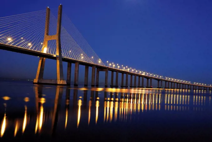 Portugal, Lisbon, Ponte Vasco da Gama by night,