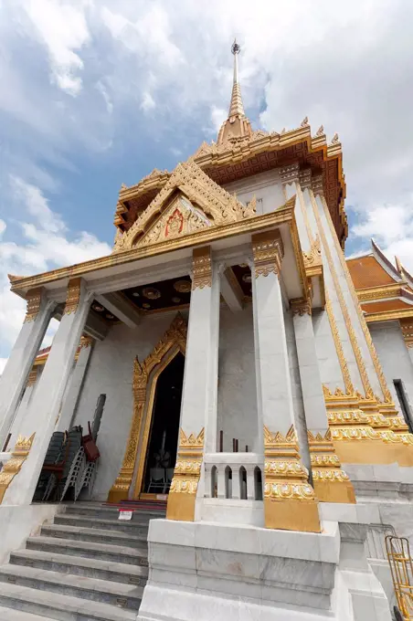 Temple Wat Traimit, Bangkok, Thailand