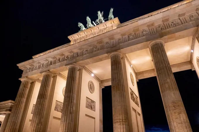 Brandenburg Gate illuminated at night, Berlin at night, Pariser Platz, Berlin, Germany